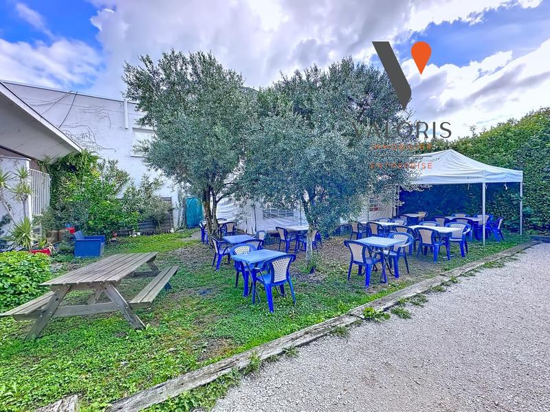 Bureau - 164 m² - 9 pièces