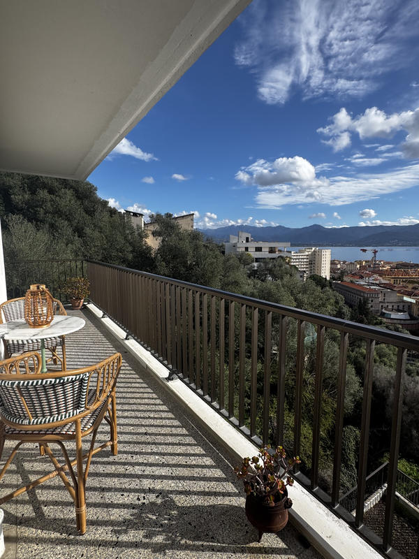 Appartement - 107 m² - 4 pièces