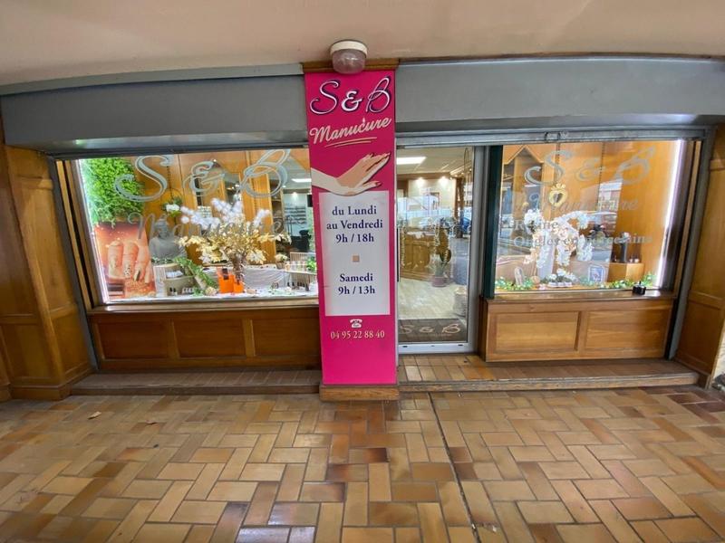 Fonds de commerce - Magasins - 108 m²