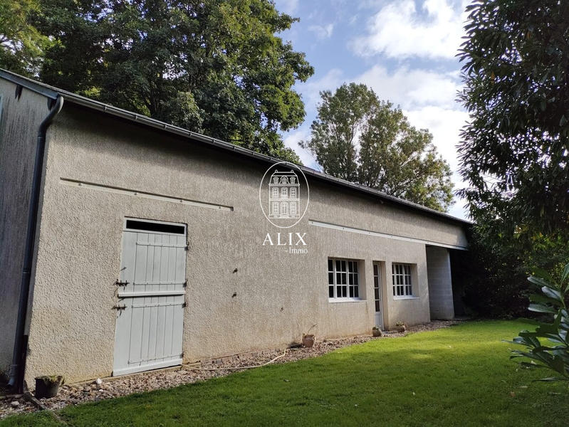 Maison - 180 m² - 7 pièces