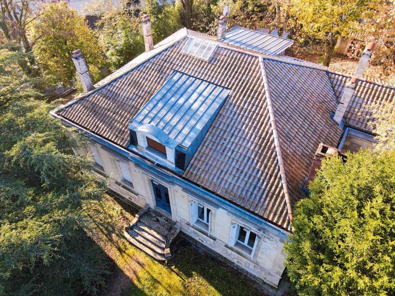 Villa - 311 m² - 15 pièces