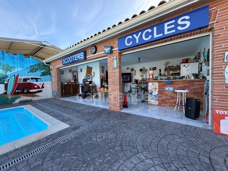 Corps de ferme - 240 m² - 8 pièces