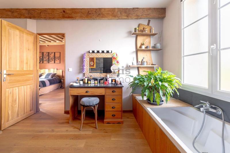 Corps de ferme - 353 m² - 11 pièces