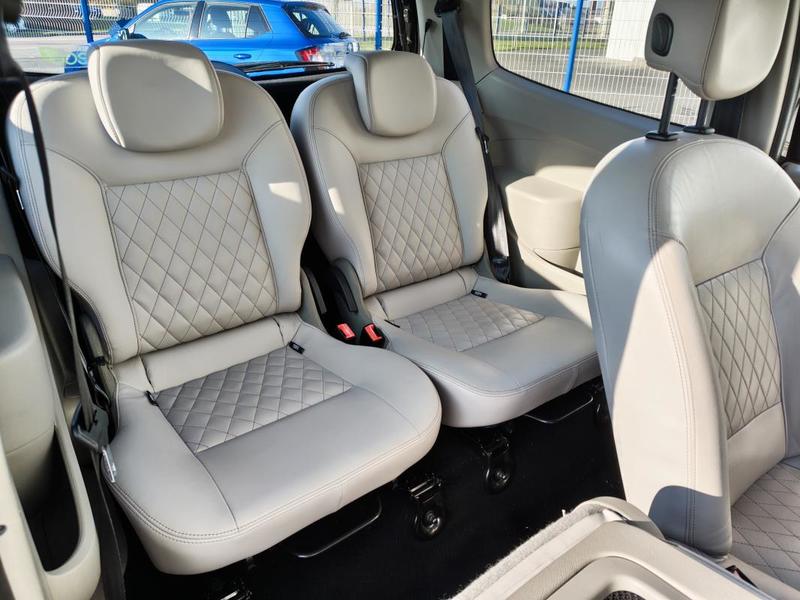 Renault Twingo II Initial Paris 1.2 essence 102ch