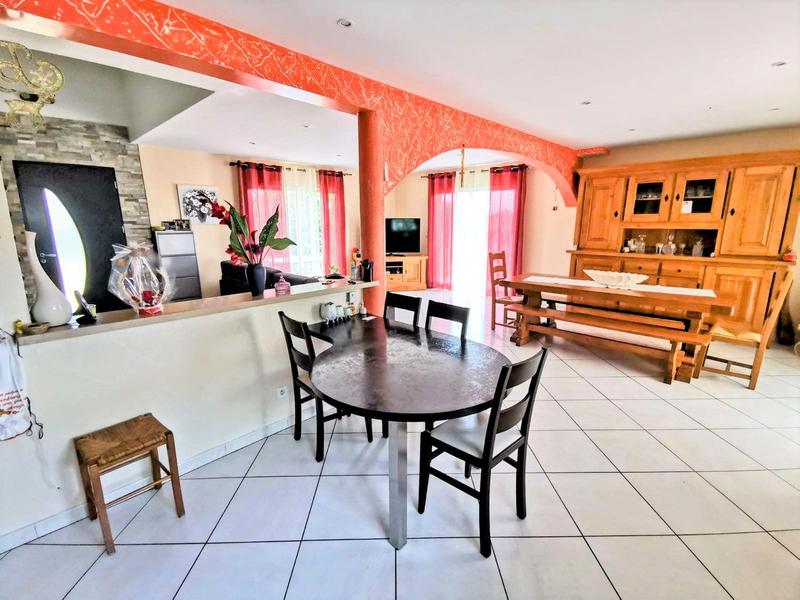 Maison - 215 m² - 7 pièces