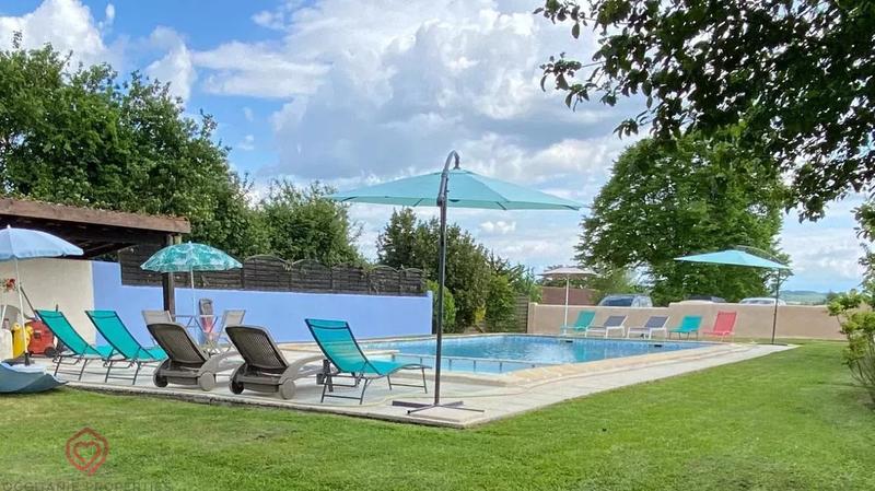 Propriété - 460 m² - 22 pièces