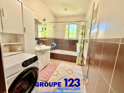 Maison - 99 m² - 4 pièces