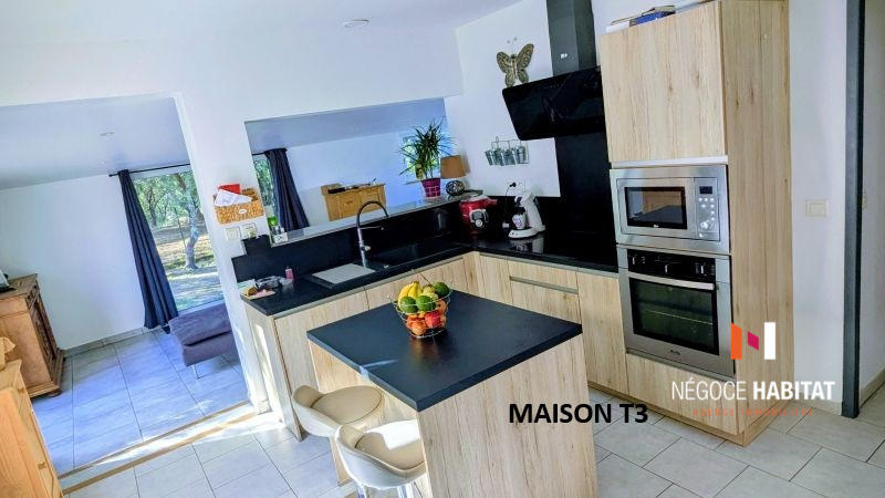 Maison - 235 m² - 10 pièces
