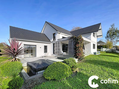 Maison - 157 m² - 6 pièces