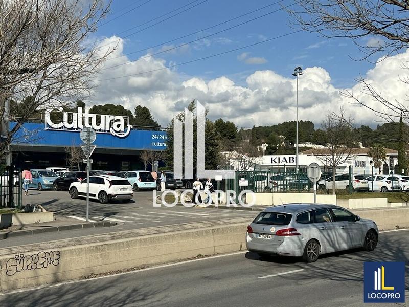 Local commercial - 141 m²