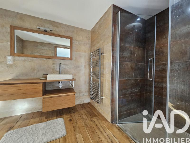 Maison - 247 m² - 5 pièces