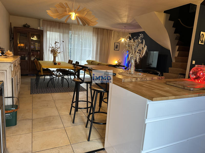 Maison - 90 m² - 4 pièces