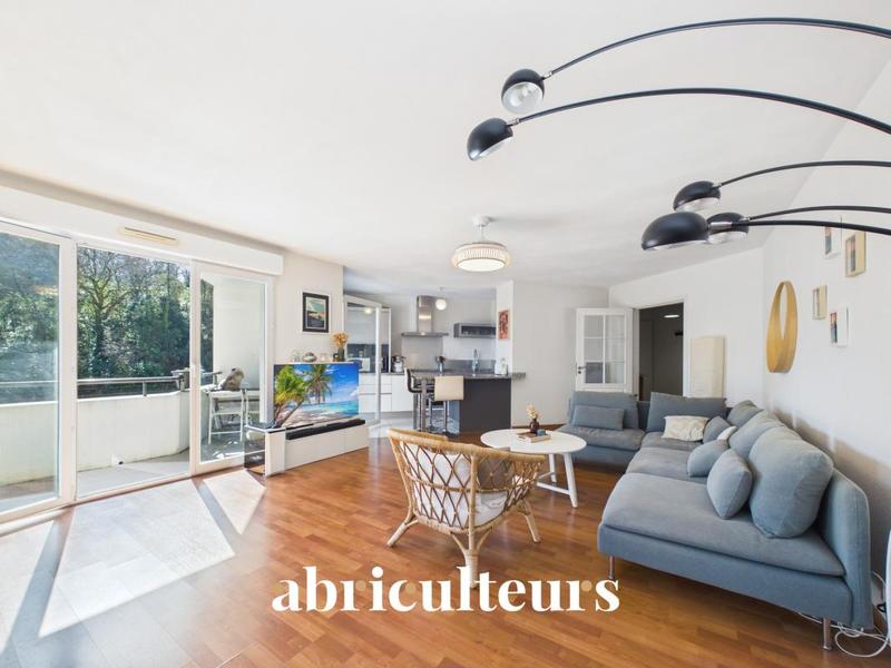 Appartement ancien - 82 m² - 4 pièces