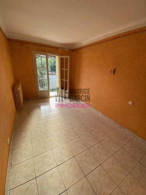 Maison - 209 m² - 8 pièces