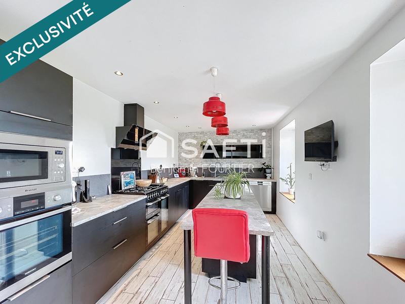 Maison - 212 m² - 8 pièces