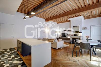 Appartement - 93 m² - 3 pièces