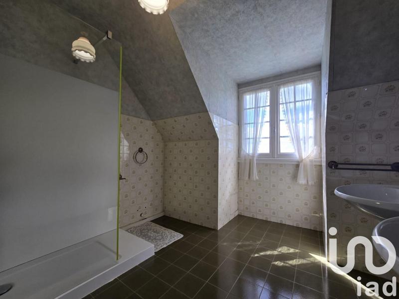 Maison - 185 m² - 8 pièces