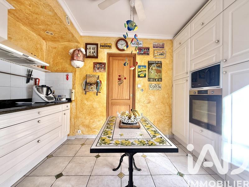 Maison - 190 m² - 8 pièces