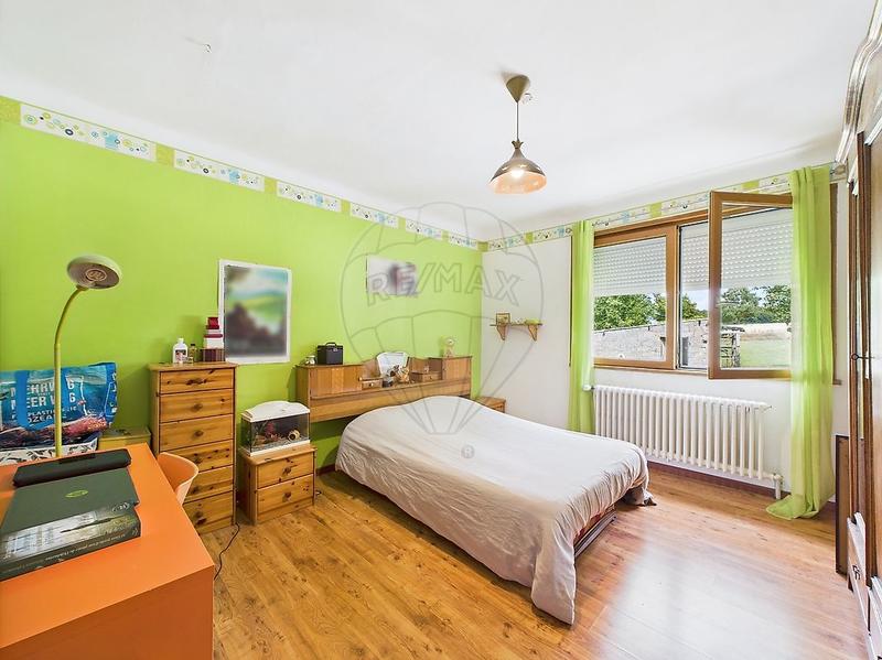 Maison - 210 m² - 5 pièces