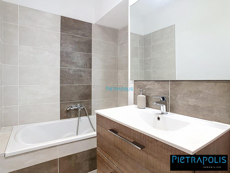 Appartement - 104 m² - 5 pièces