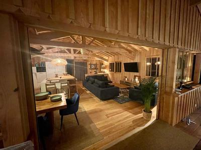 Propriété - 367 m² - 14 pièces