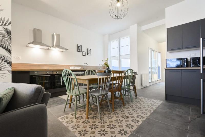 Maison - 224 m² - 11 pièces