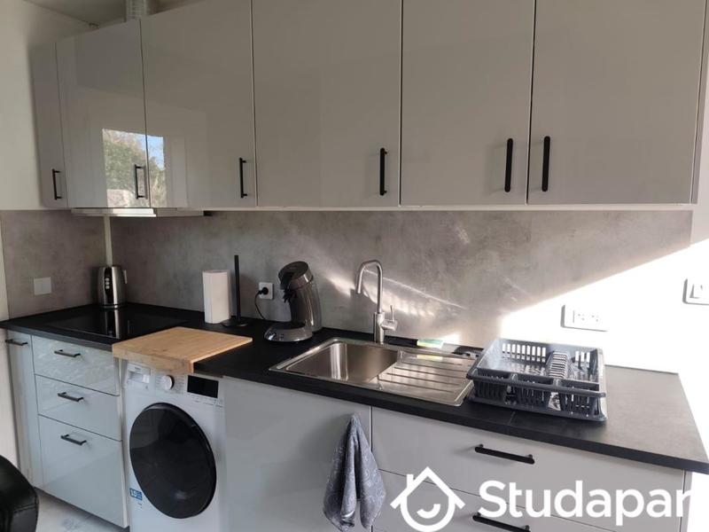 Chambre - 9 m² - 1 pièce