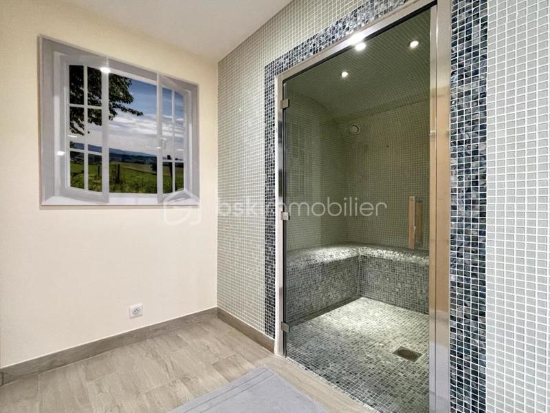 Maison - 671 m² - 20 pièces