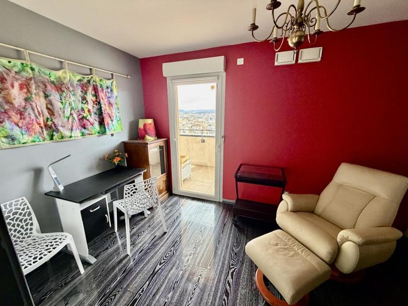 Appartement - 90 m² - 3 pièces