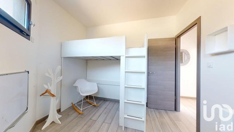 Maison - 201 m² - 8 pièces