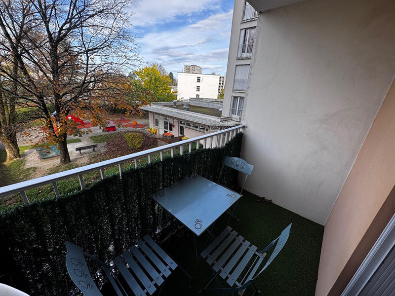 Appartement - 90 m² - 4 pièces