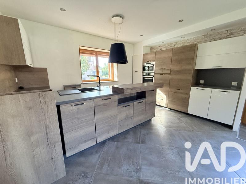 Maison - 181 m² - 5 pièces