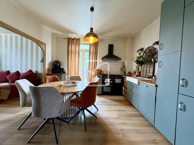 Maison - 200 m² - 8 pièces