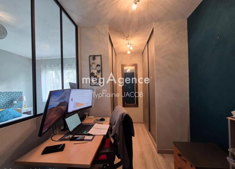 Maison - 210 m² - 10 pièces