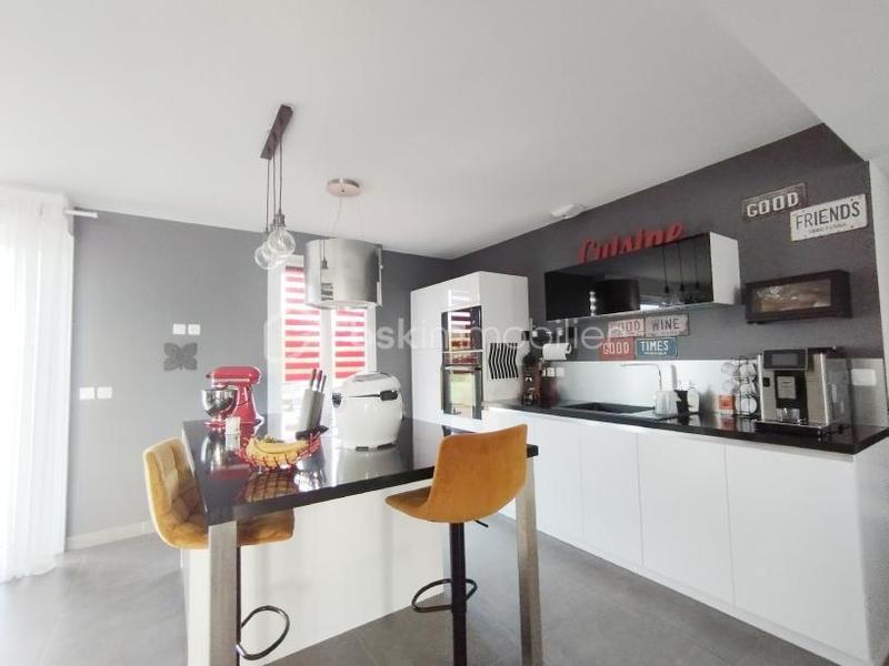 Maison - 103 m² - 5 pièces