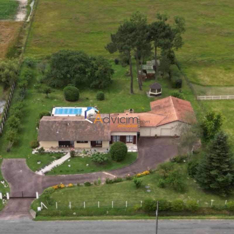 Maison - 200 m² - 9 pièces