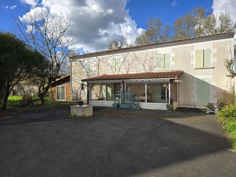 Maison - 180 m² - 7 pièces