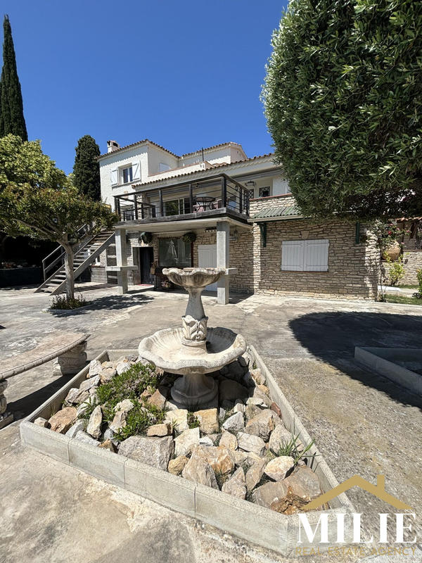 Villa - 350 m² - 8 pièces