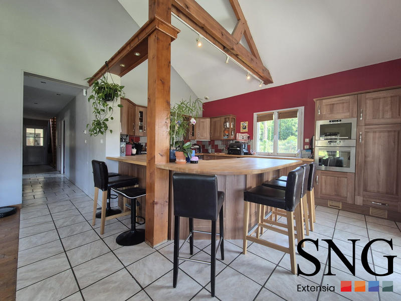 Maison - 177 m² - 8 pièces