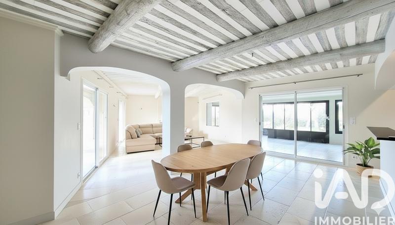 Maison - 218 m² - 7 pièces