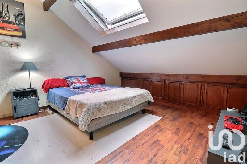 Maison - 180 m² - 8 pièces