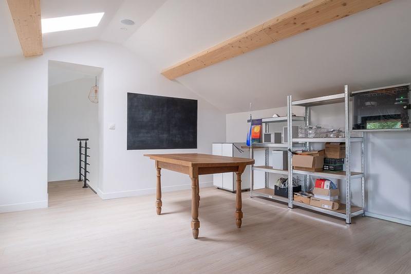 Propriété - 300 m² - 9 pièces