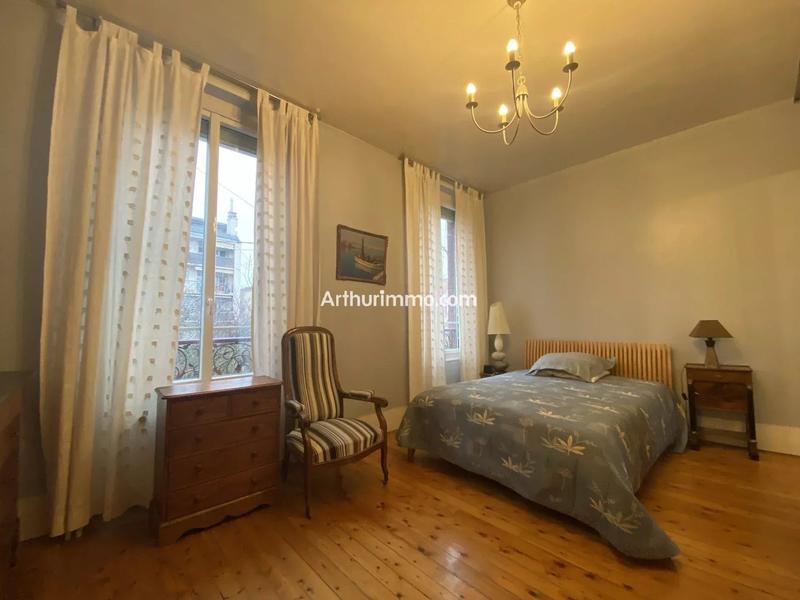 Maison - 226 m² - 7 pièces