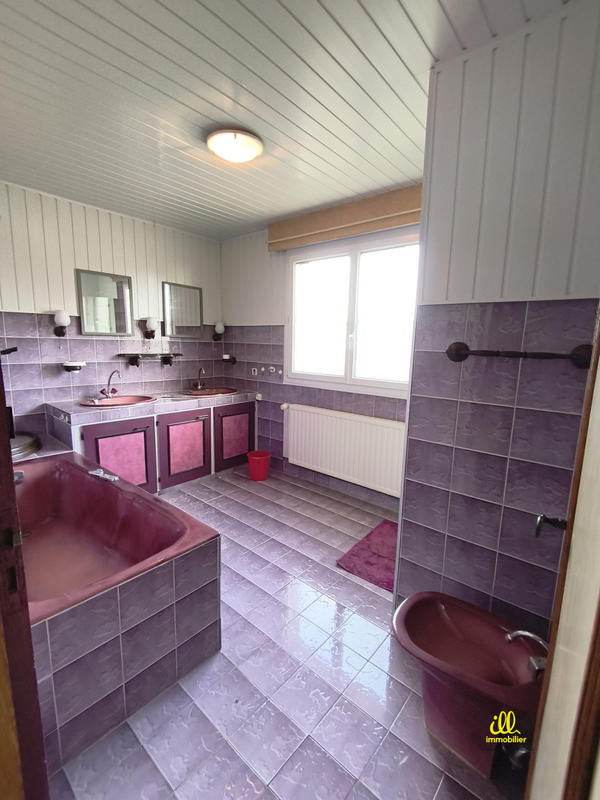 Maison - 87 m² - 5 pièces