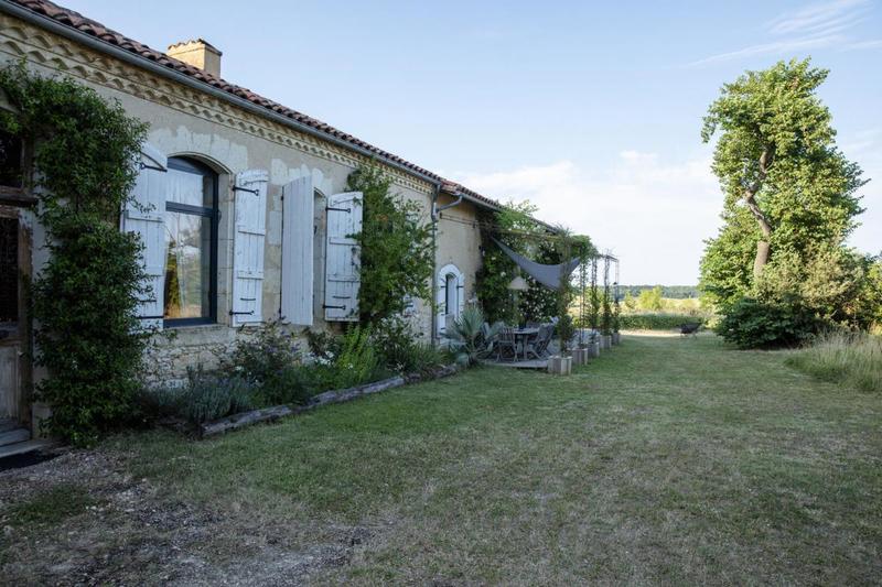 Propriété - 240 m² - 4 pièces