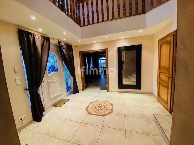 Villa - 210 m² - 6 pièces