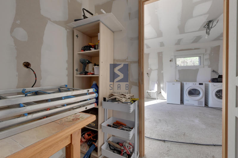 Propriété - 145 m² - 6 pièces