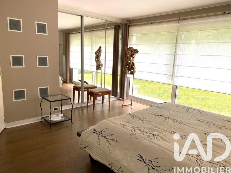 Maison - 245 m² - 9 pièces