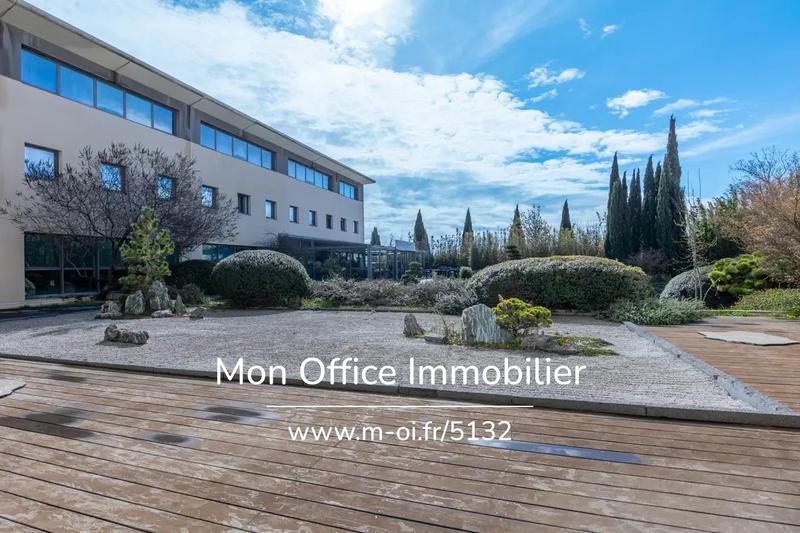 Bureau - 108 m² - 1 pièce