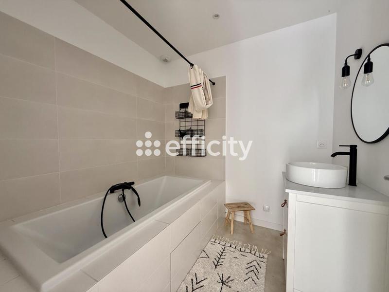 Maison - 104 m² - 4 pièces